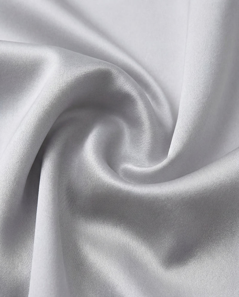 The Silk Bed Linen Set — Nº 22 Argent Vieilli