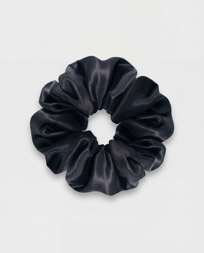 The Silk Scrunchie — Nº 25 Noir Velouté