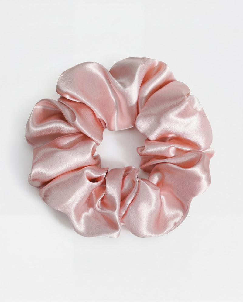 The Silk Scrunchie — Nº 16 Rose Lait