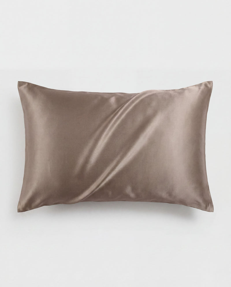 The Signature Pillowcase — Nº 08 Noisette